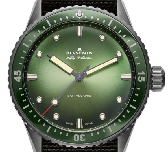 <b>宝珀Mokarran Limited Edition Bathyscaphe 为保护锤头鲨而设</b>